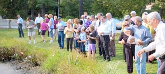 Tashlich ceremony